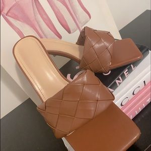 Brown Mule. It's giving .... fall vibes